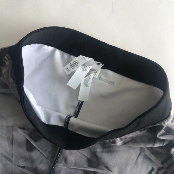 adidas techfit shorts size S - Picture 4 of 16
